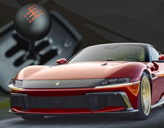 Is there a manual in Ferrari 12cyl?