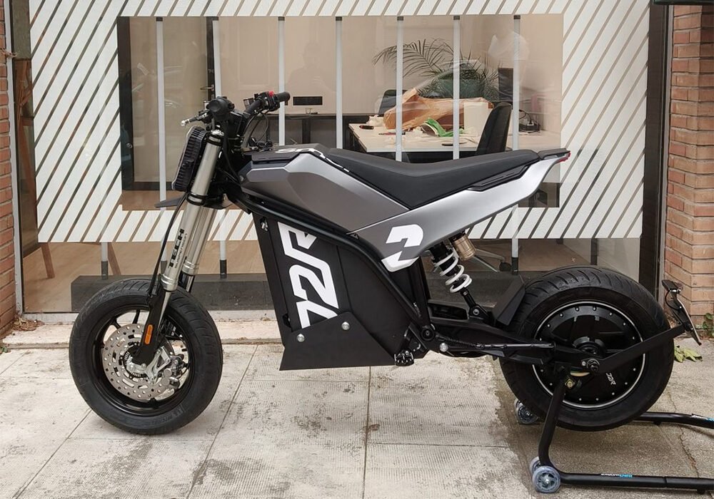 J2R launches a new prototype, created with design studio Antrasite - thepack.news