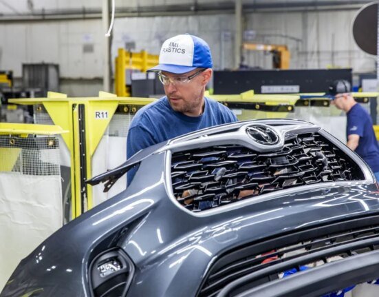 Japan wants to standardize car parts to protect its auto industry