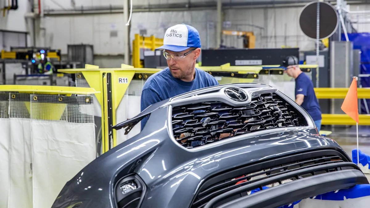 Japan wants to standardize car parts to protect its auto industry