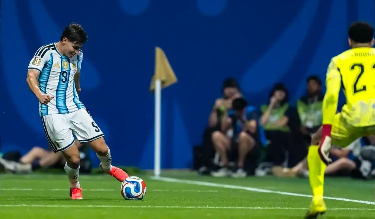 Julian Alvarez beats Switzerland in extra time to send Argentina into World Cup semi-finals