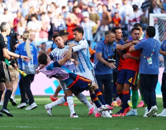 Leandro Paredes sent off after grabbing Eric Garcia by the throat in 2026 World Cup final