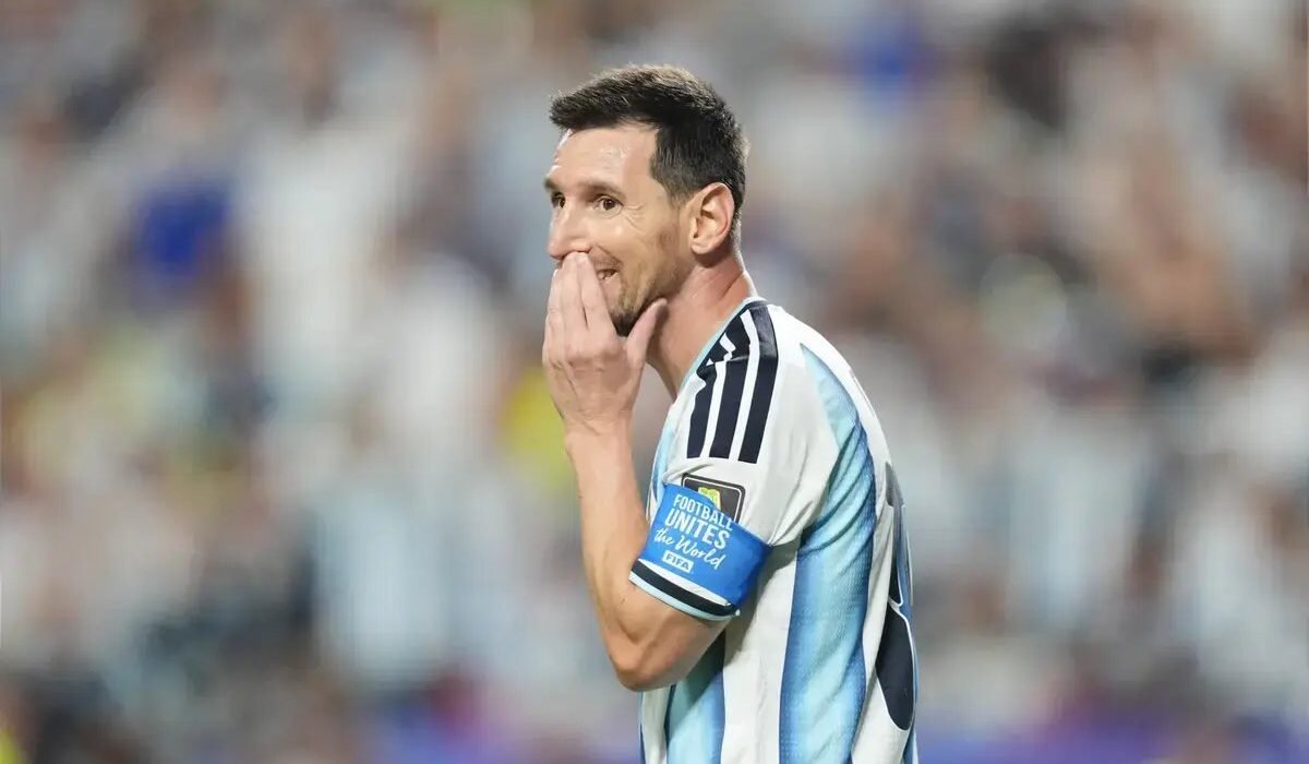 Lionel Messi sets record with 10 World Cup assists in Argentina's quarterfinal win