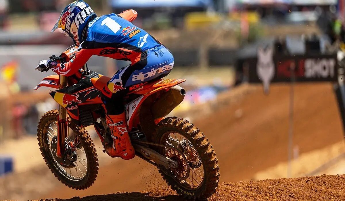 Lucas Coenen and Simon Langenfelder dominate qualifying at MXGP Showdown in South Africa