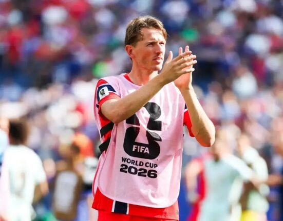 Manchester United renew links with Fulham midfielder Sander Berge with £40m fee