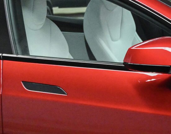 NHTSA to work on car door safety rules after Tesla's death