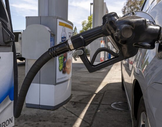 Oil prices continue to climb as fighting continues in Iran