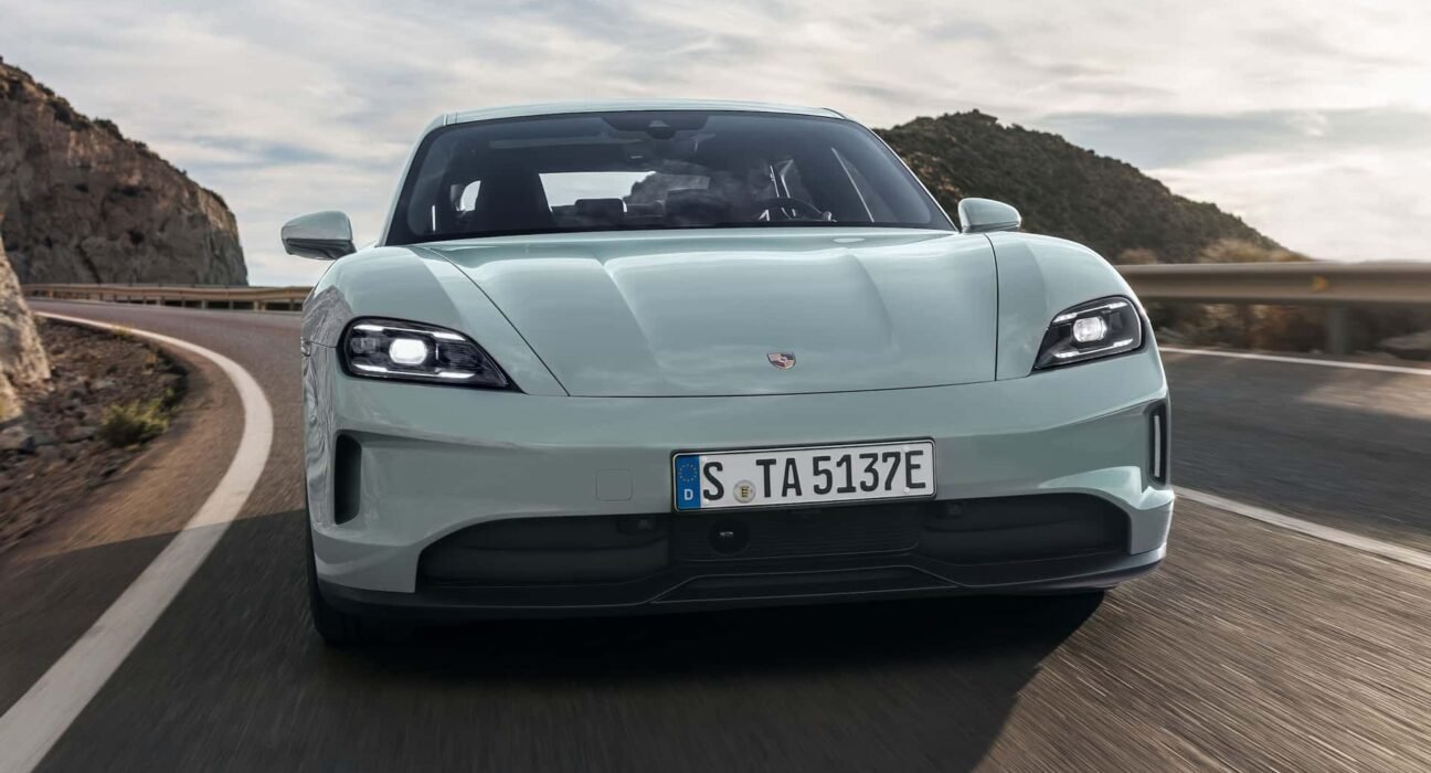 Porsche closes Chinese dealers due to slow sales and falling profits