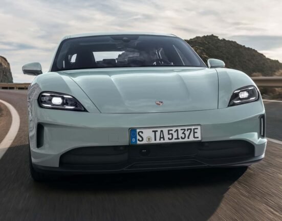 Porsche closes Chinese dealers due to slow sales and falling profits