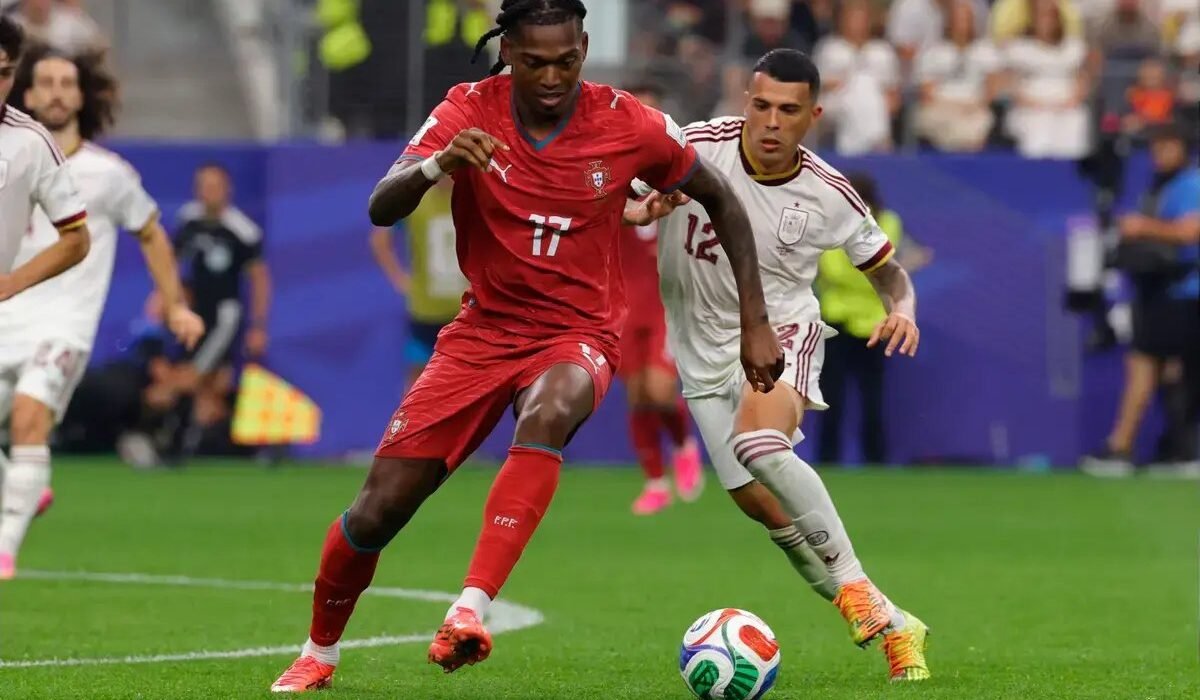 Rafael Leao transfer talks updated amid Milan stance