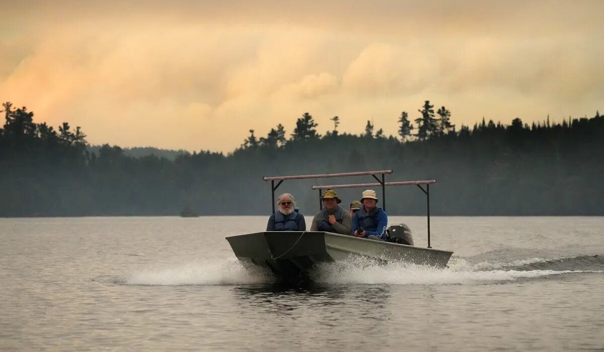 Rangers, outfitters evacuate paddlers from border waters forest as wildfire rages