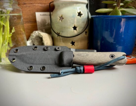 Reef Knife F3: Buy it for bushcraft, use it for utility