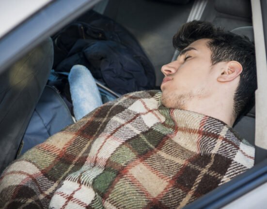 Restrictions on car camping and vehicle residence are increasing in the city