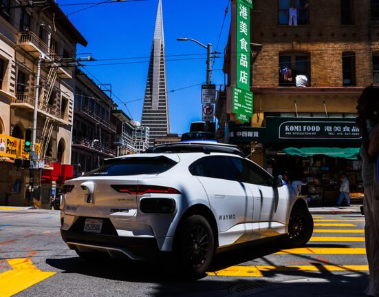 Robotaxi passengers are sleeping, causing 911 calls