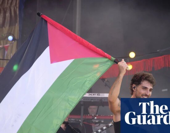 St. Levant: Gaza's pop star caught between enthusiastic fans and bitter rejection - Podcast