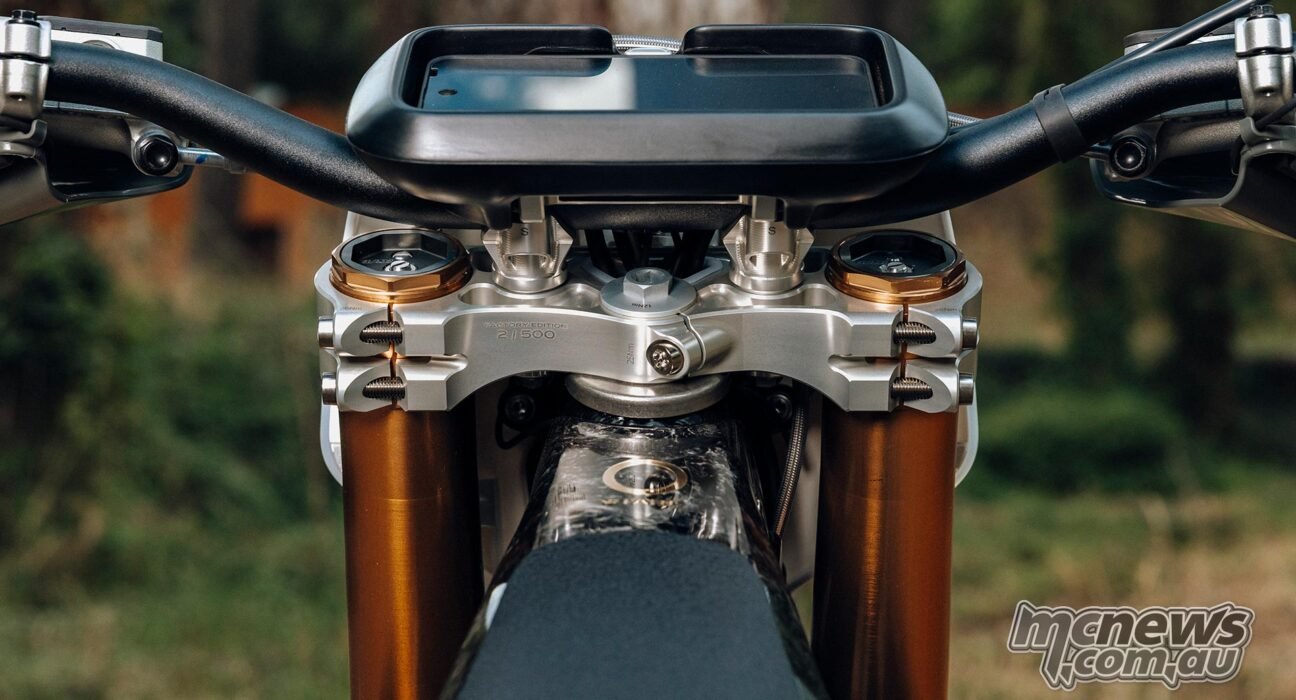 Stark VARG MX and EX Factory Edition score full KYB A-kit suspension