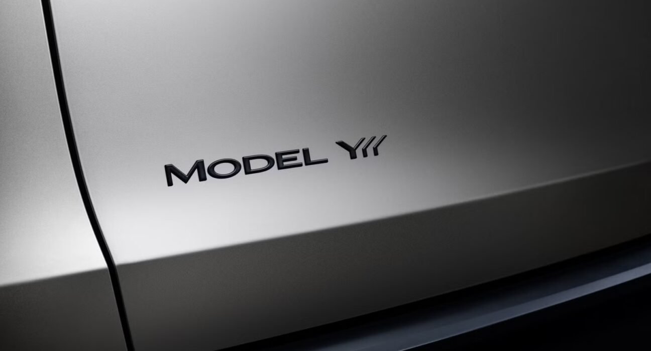 Tesla Model YL vs. BMW X5, Kia EV9, Rivian R1S: Six seats enough?