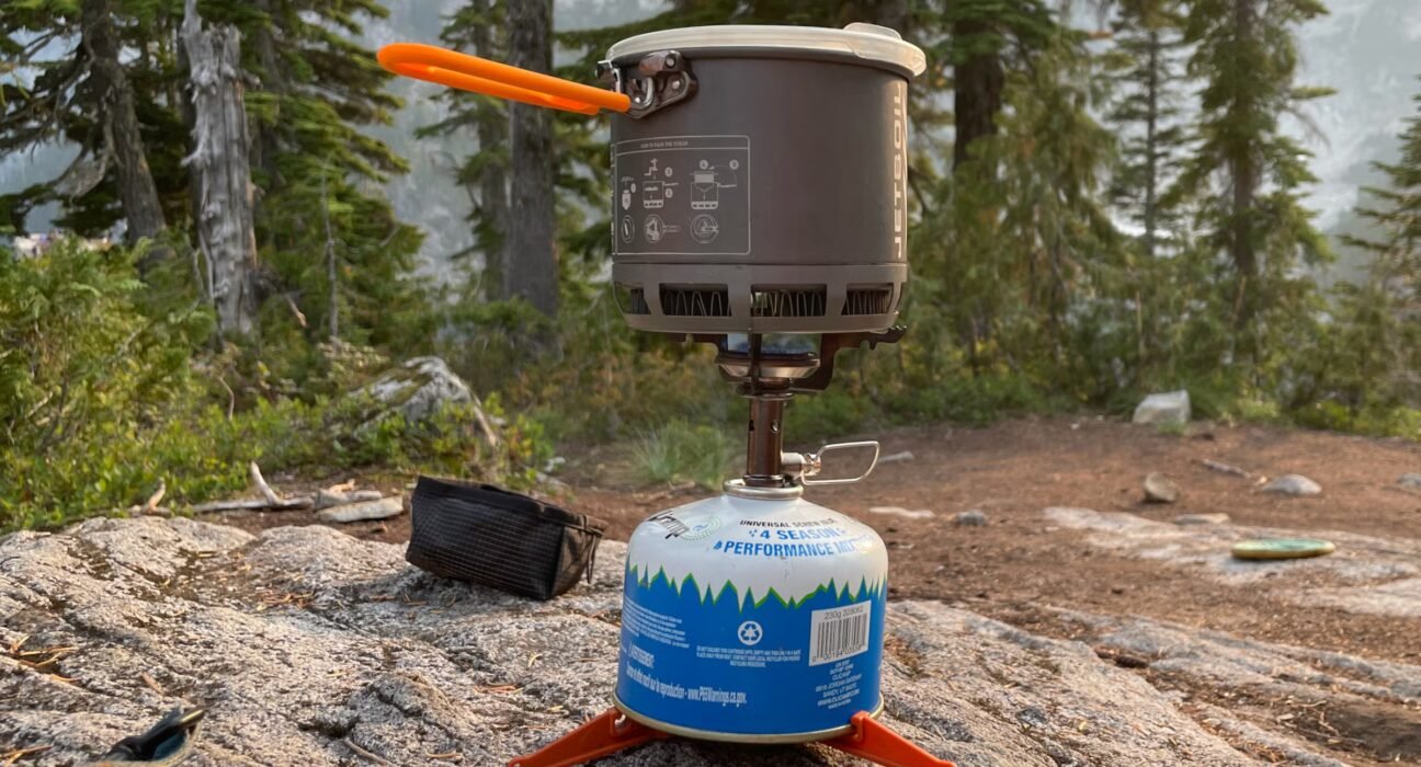 These three-ingredient backpacking meals are cheap and satisfying