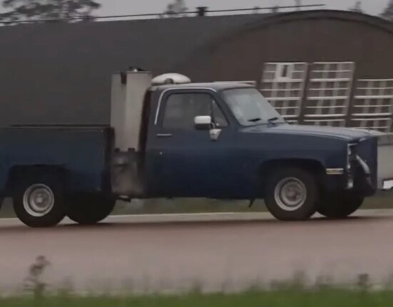 This Chevy Truck Runs on Wood, and It Broke the Speed ​​Record