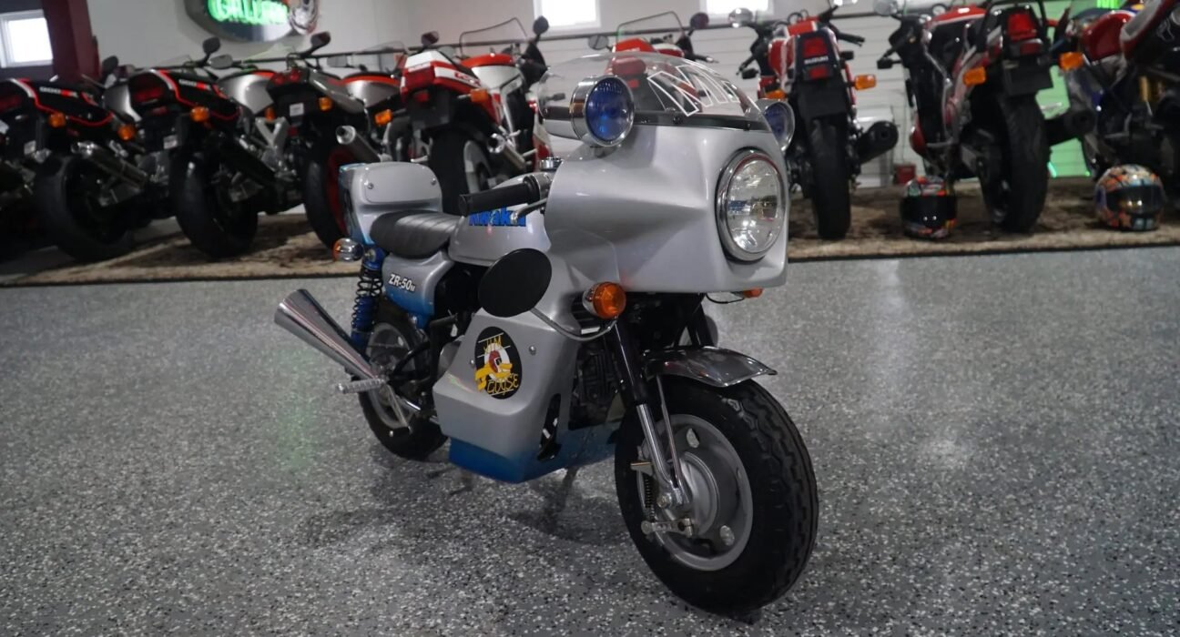 This Honda Monkey Tribute recreates Jim Goose's famous Mad Max Kawasaki in miniature