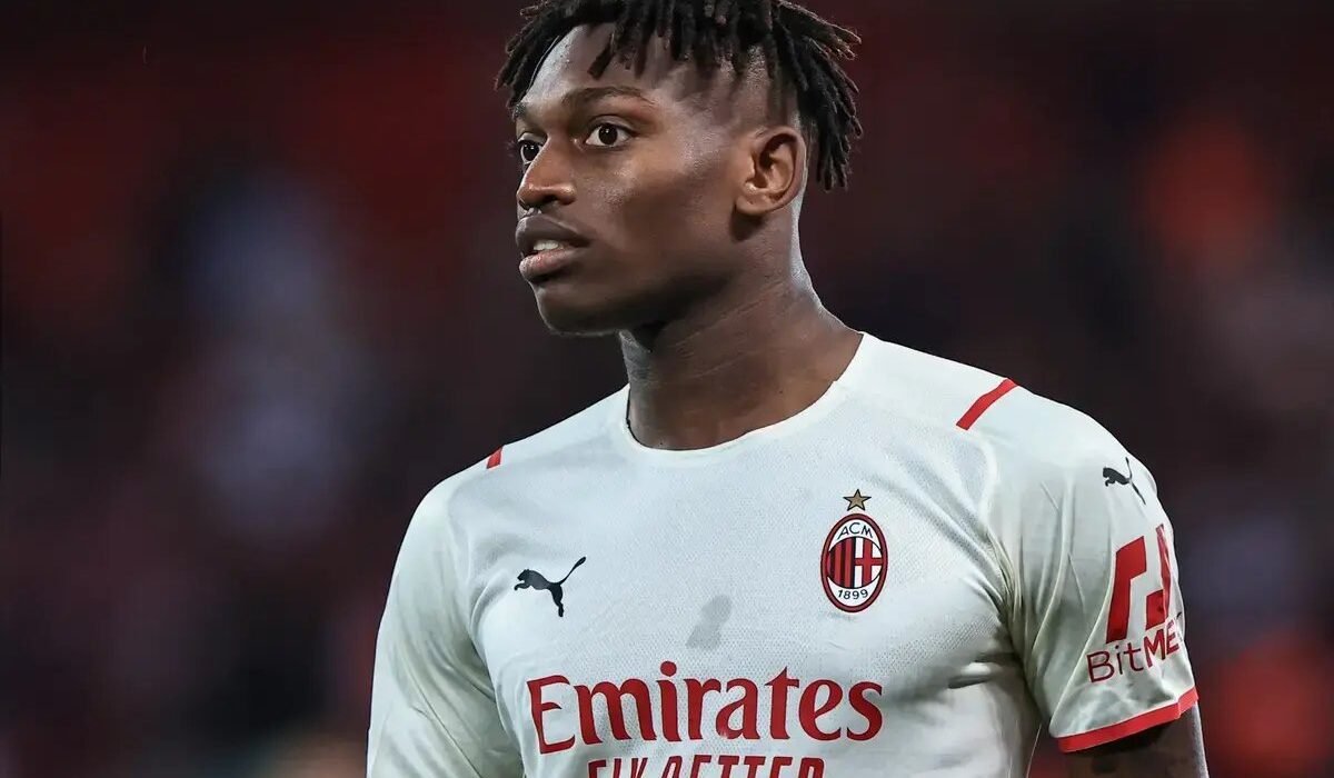 Tottenham offer explosive deal for AC Milan's Rafael Leao amid financial turmoil