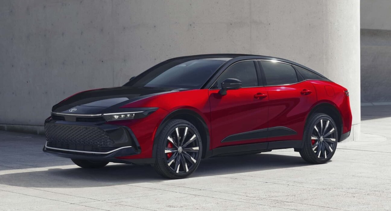 Toyota has upgraded its most luxurious model with a new hybrid system