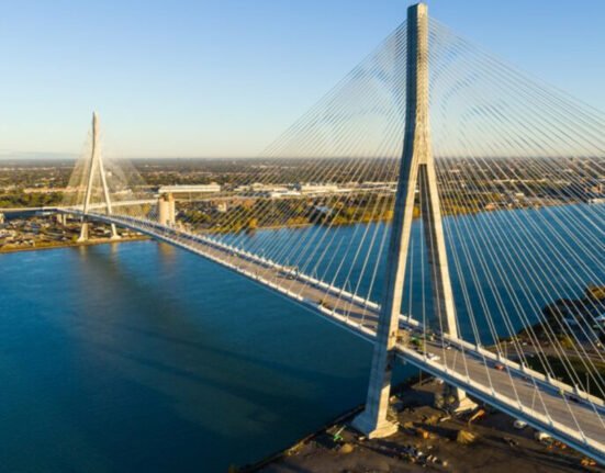 US, Canada contradict each other on Detroit Bridge profits