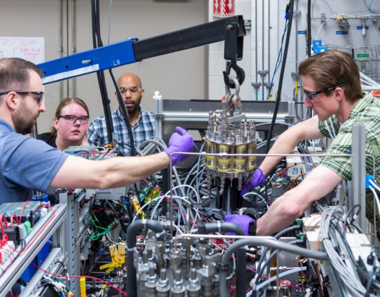 Why is NASA using fuel cells instead of batteries for energy storage on the Moon?